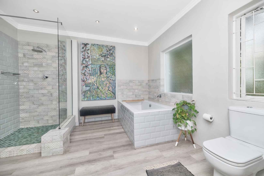 6 Bedroom Property for Sale in Northcliff Western Cape
